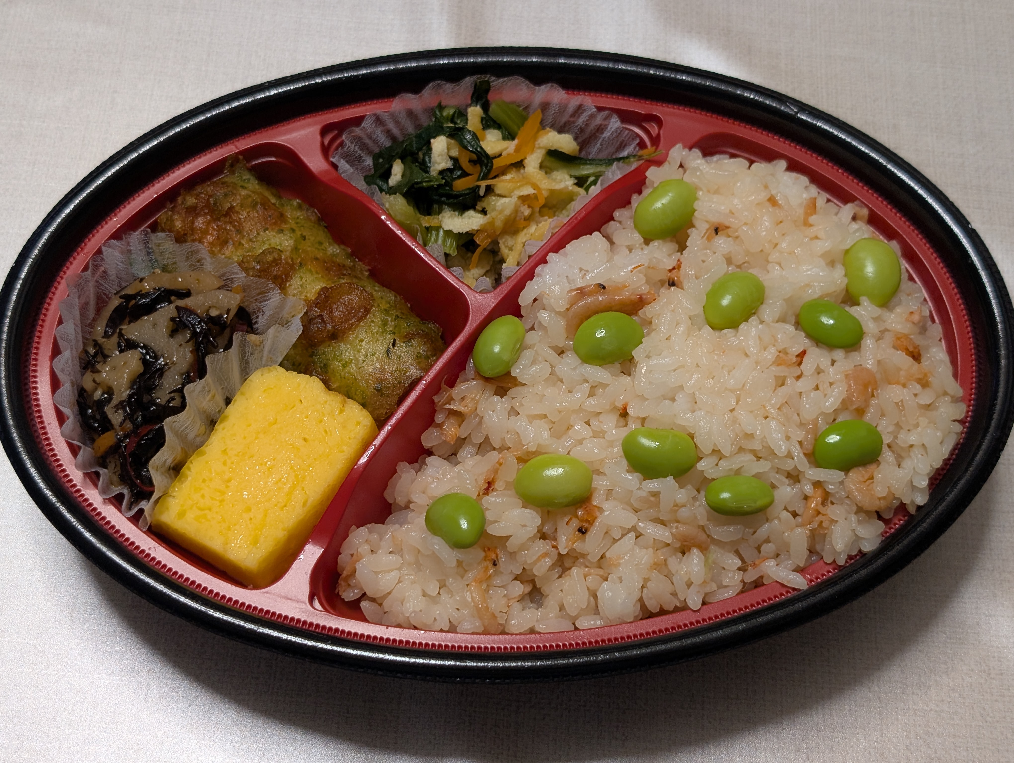 スーパーで買った豆ごはん弁当の夕食