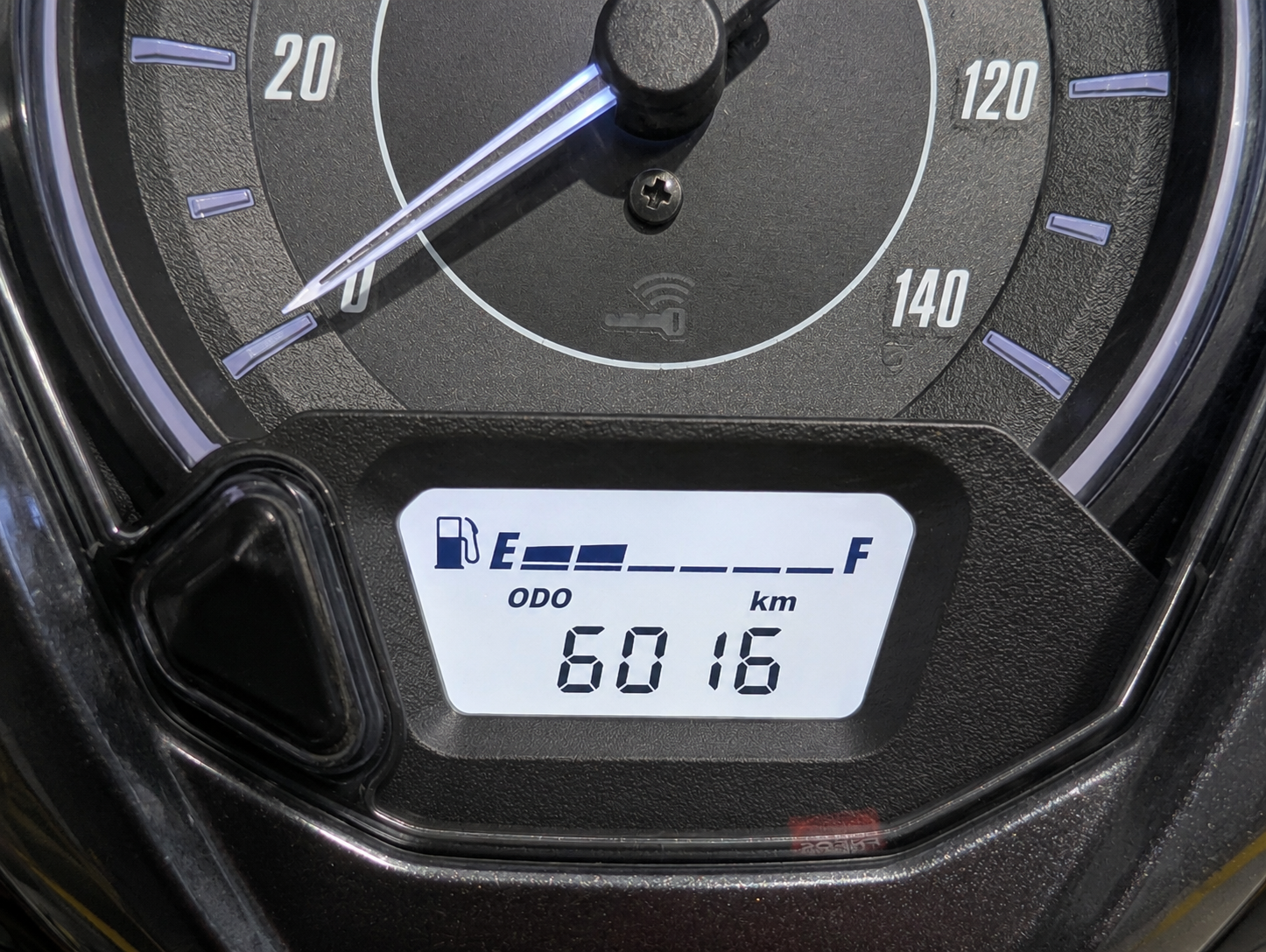 LEAD125の給油