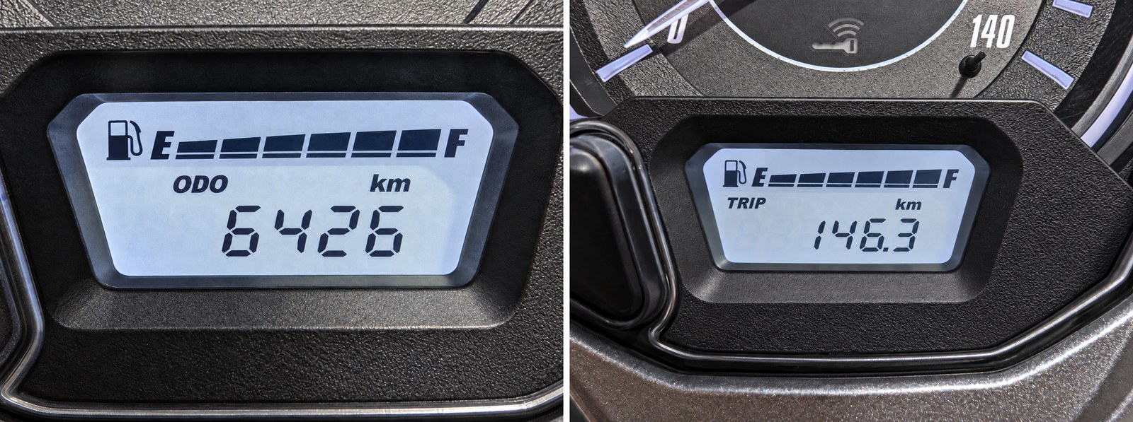 LEAD125のメーター。左がODO 6426km、右がTRIP 146.3km