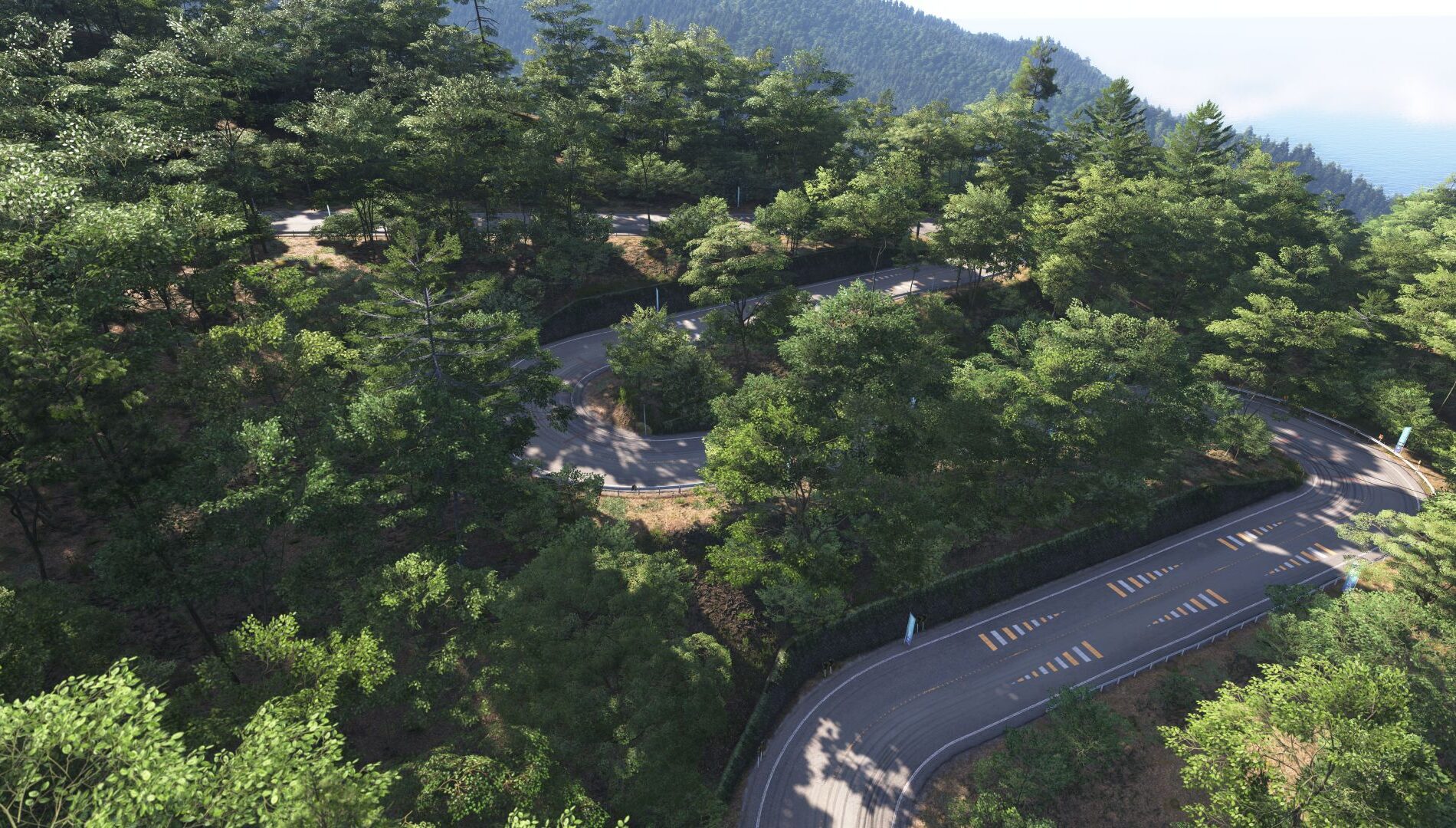 榛名山。曲がりくねった峠道と眼下に広がる眺望（出典: Xbox Wire Japan）